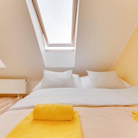 Jane'S Charming Apartment Прага Экстерьер фото