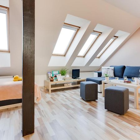 Jane'S Charming Apartment Прага Экстерьер фото
