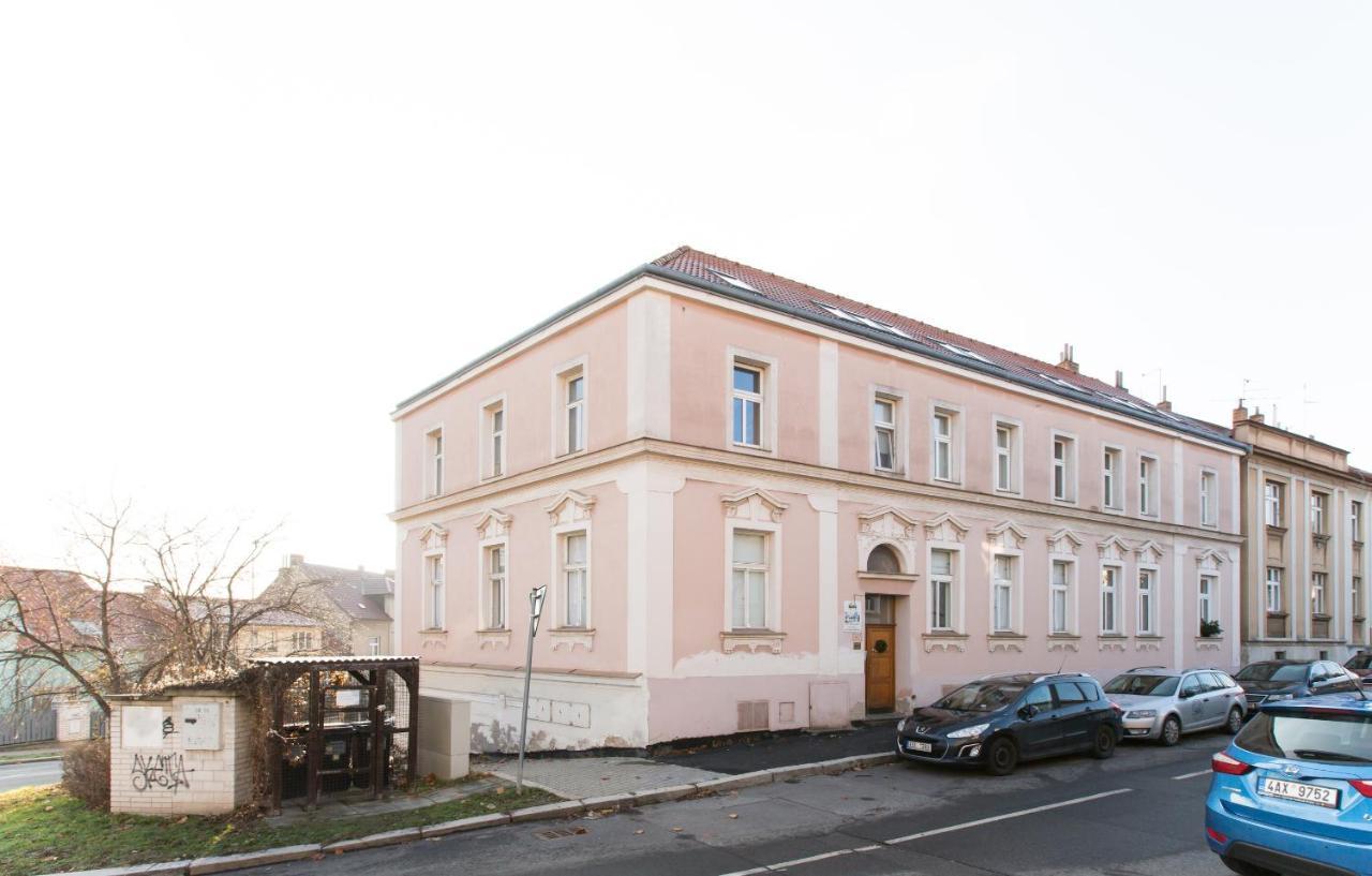 Jane'S Charming Apartment Прага Экстерьер фото