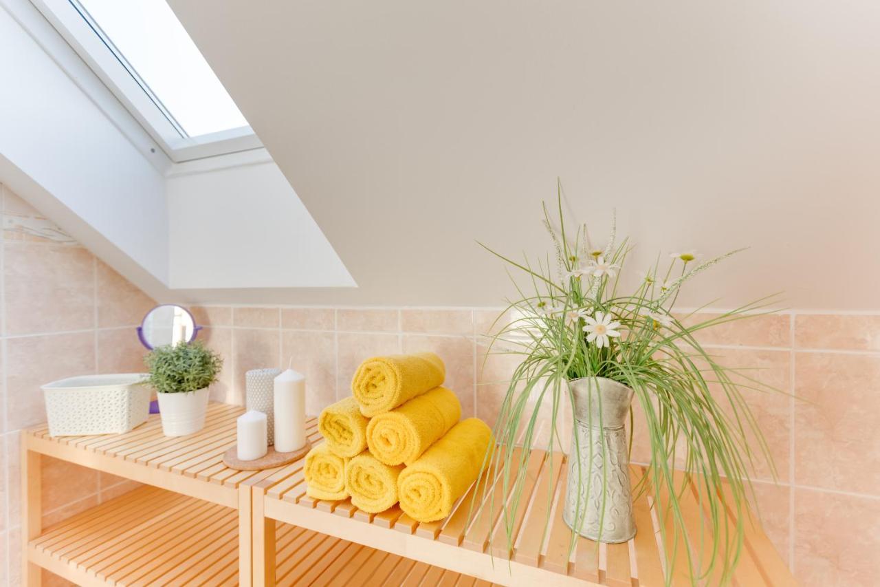 Jane'S Charming Apartment Прага Экстерьер фото