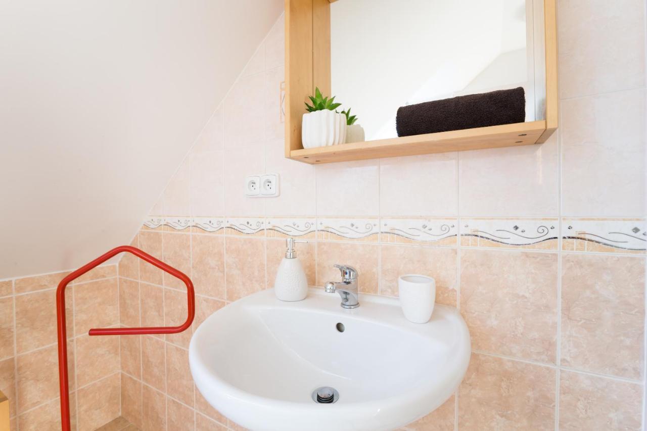 Jane'S Charming Apartment Прага Экстерьер фото